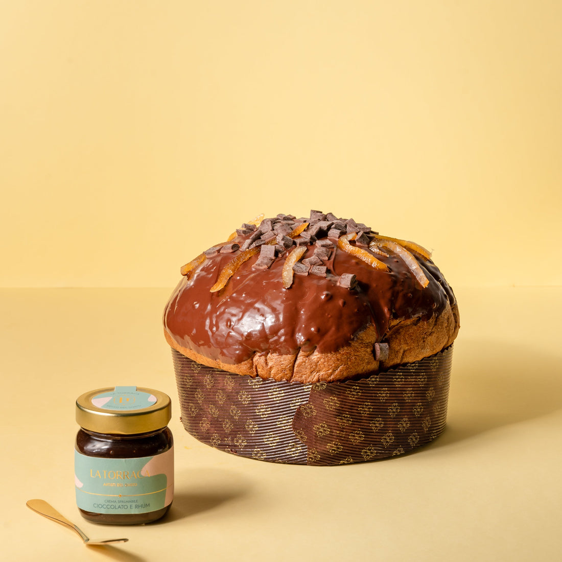 Panettone Cioccolato Fondente Arancia & rhum ( con barattolo cioccolato al rhum ) 1,2KG.