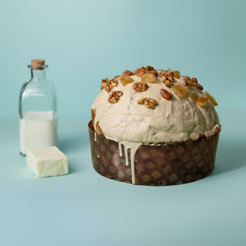 Panettone Di Bufala Fichi Noci e Mandorle Pralinate 1,2 kg.