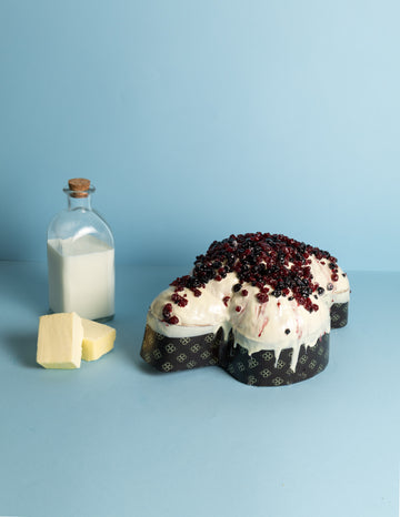 Buffalo panettone with berries